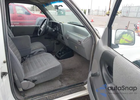 1993 Ford Ranger из США, поврежденный, VIN 1FTCR10UXPPA21743